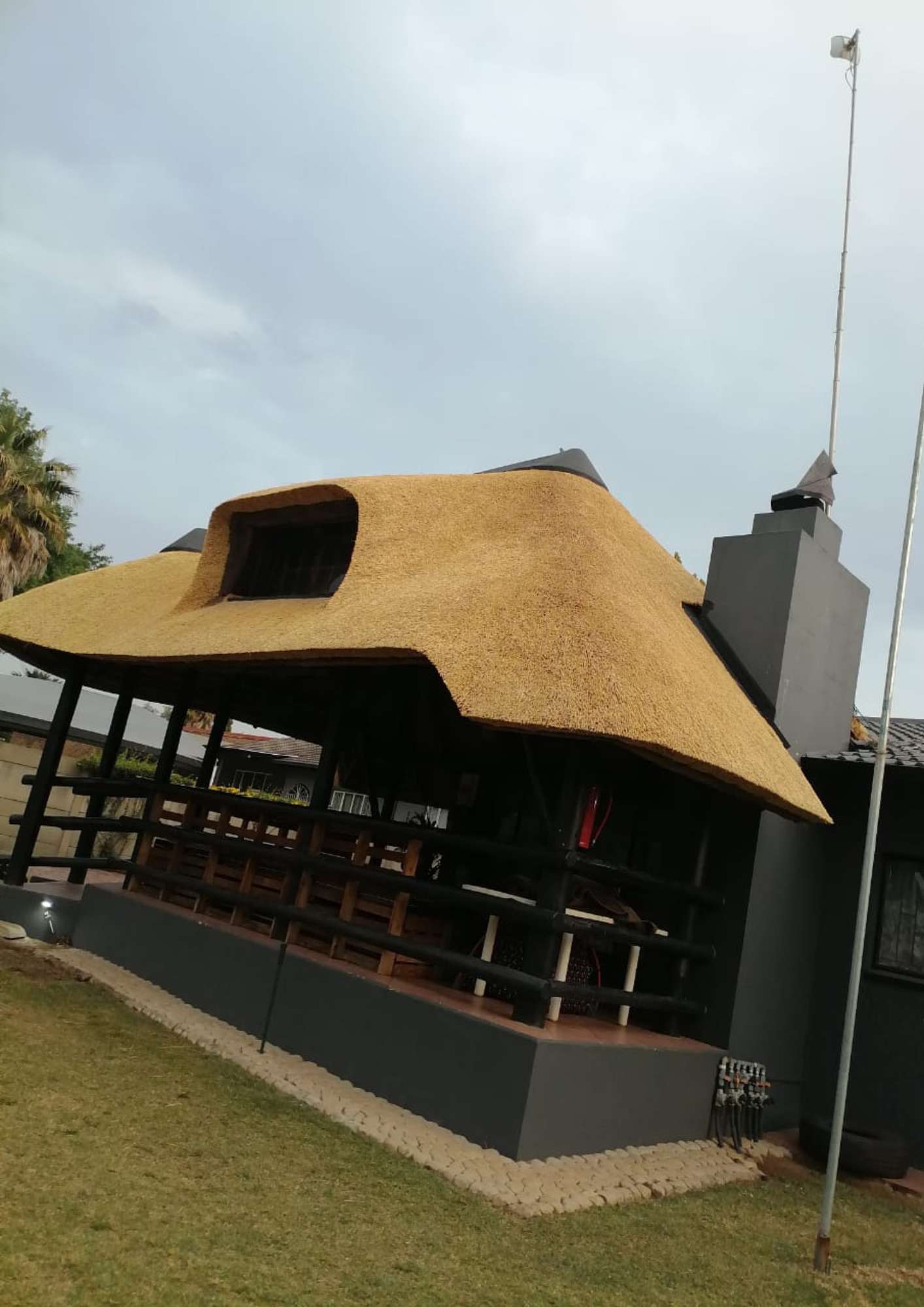 High-quality thatch roof finishing
